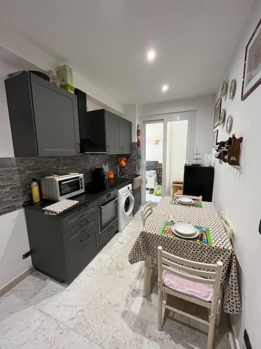 Casa Gerry, A Due Passi Dal Mare Apartment Savona Luaran gambar